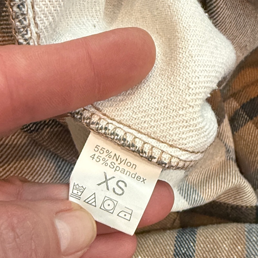 Automet Plaid Button-Up Shacket - Picture 4 of 6